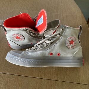 Converse Chuck Taylor keds men’s 7.5 women 9.5